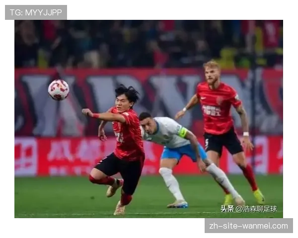 青岛西海岸战平成都蓉城 主场顽强逼平强敌